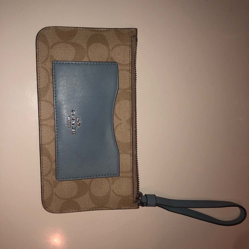Coach Wristlet wallet